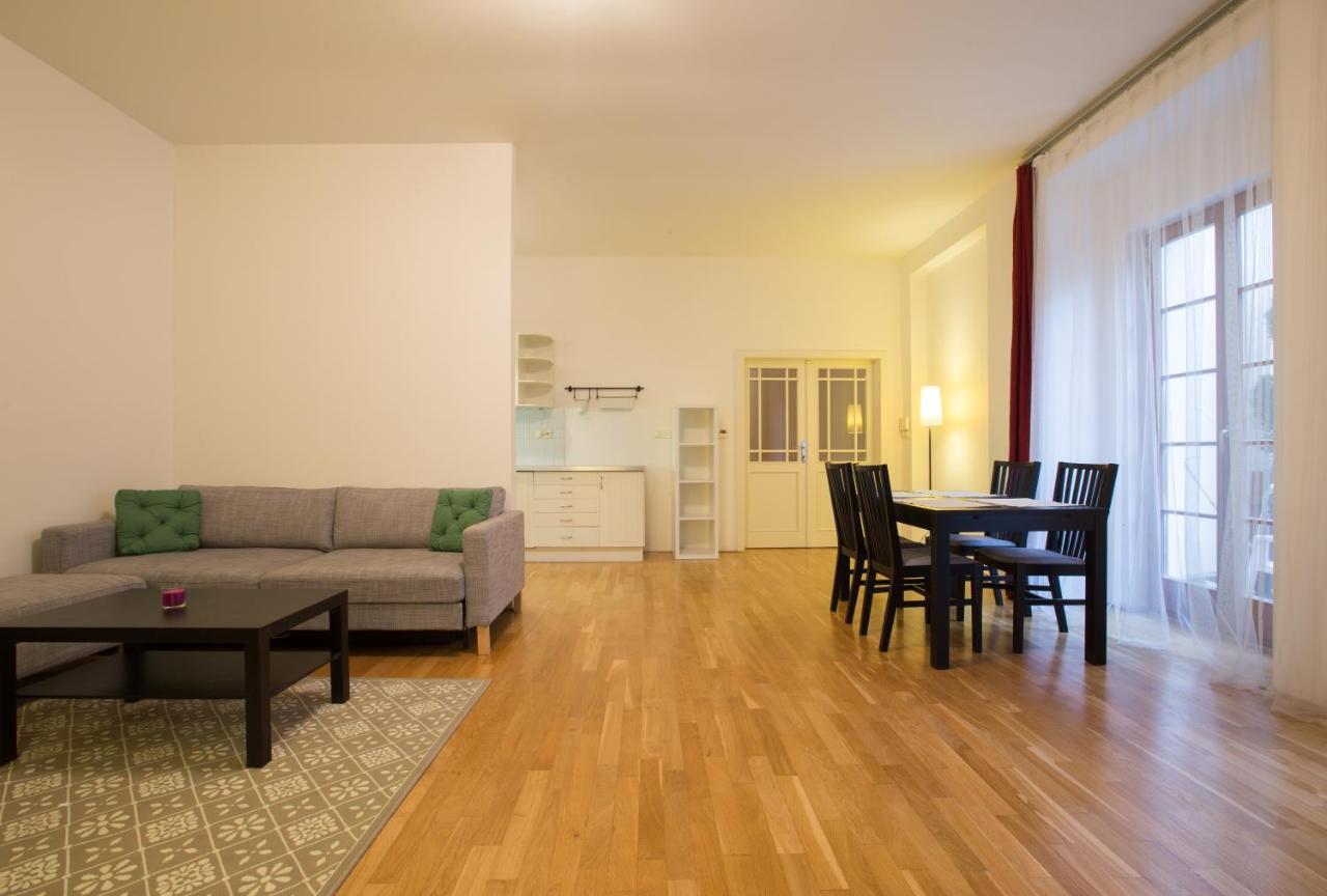 Elegant Apartment With Free Garage In The Center Of 프라하 외부 사진