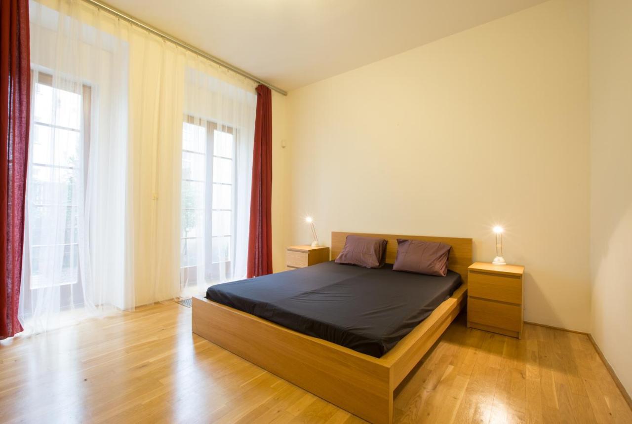 Elegant Apartment With Free Garage In The Center Of 프라하 외부 사진