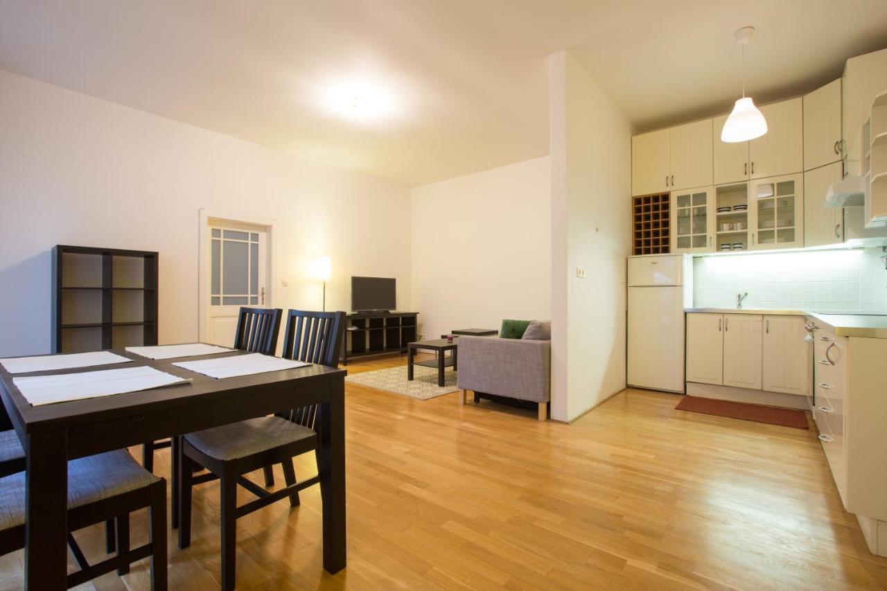 Elegant Apartment With Free Garage In The Center Of 프라하 외부 사진